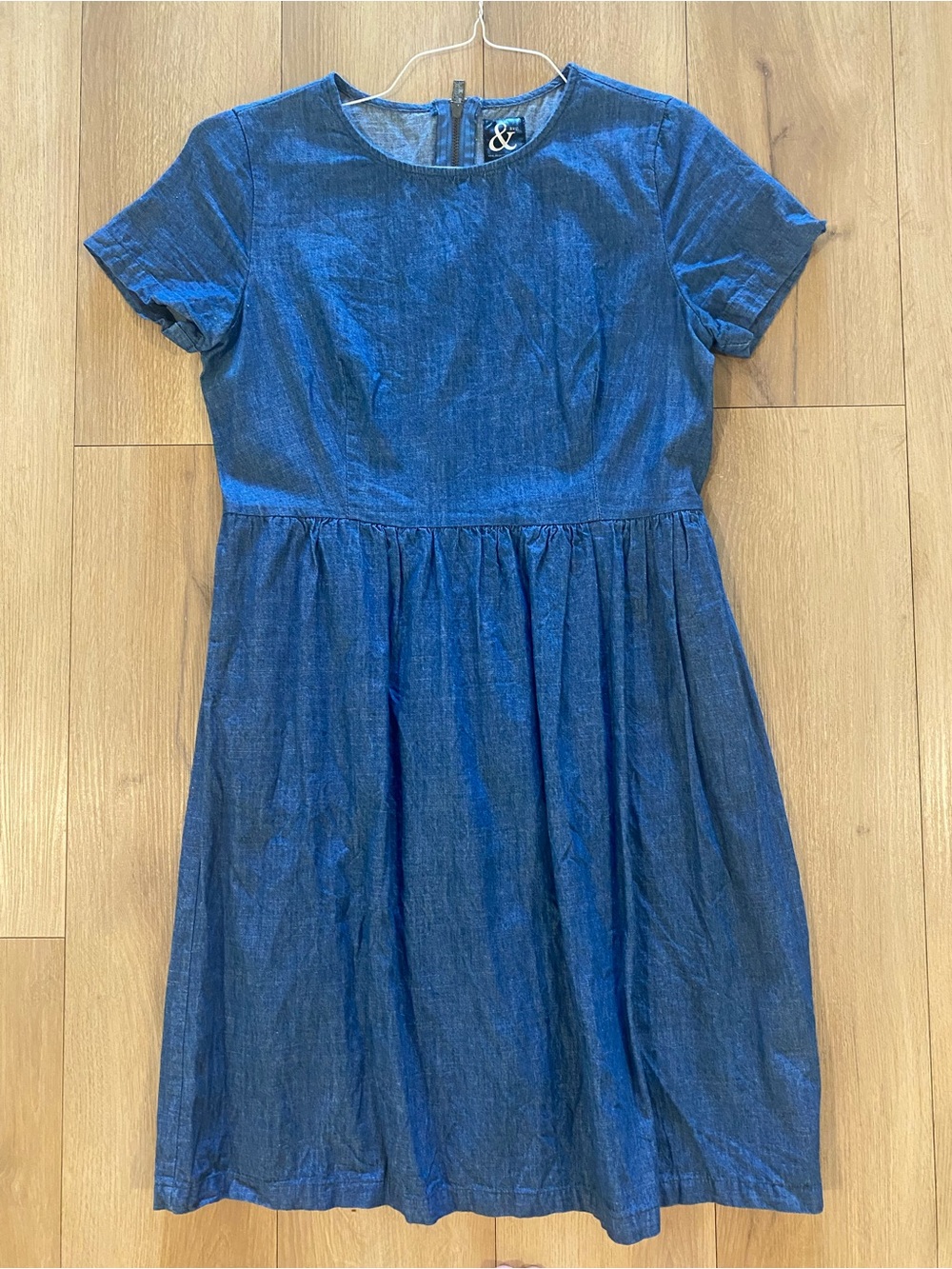 Ampersand Avenue Size Medium Denim Short Sleeve MIDI Dress